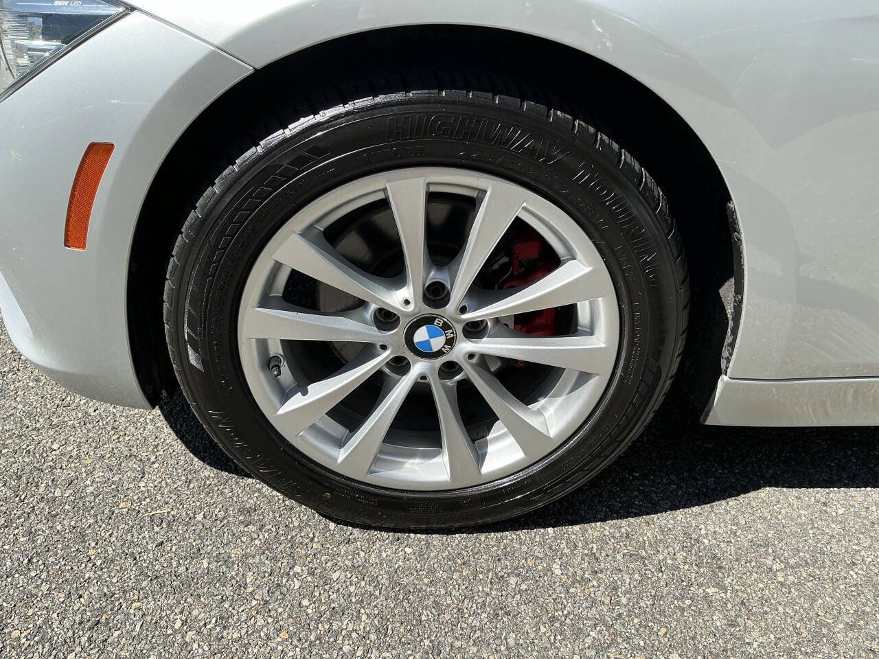 Used 2018 BMW 320i xDrive Sedan AWD/4WD image 11