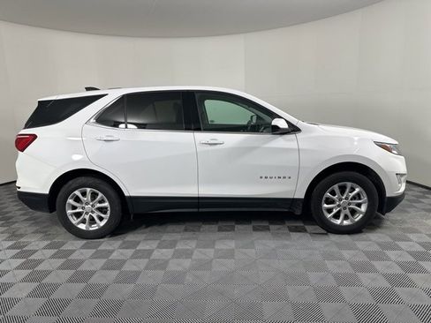 Used 2018 Chevrolet Equinox LT image 2