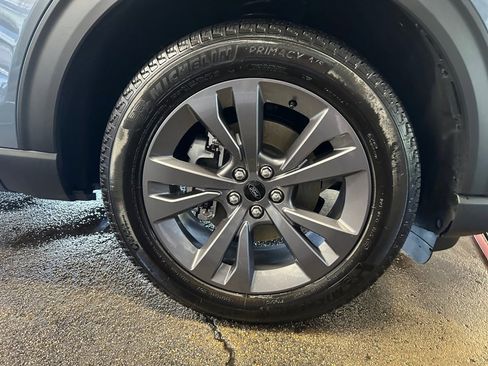 Used 2025 Ford Explorer Active w/ Active Comfort Package image 29