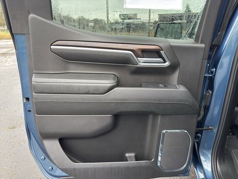 Used 2024 GMC Sierra 1500 SLT image 13