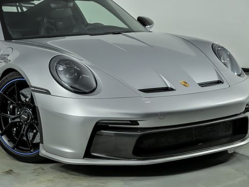 Used 2022 Porsche 911 GT3 RWD image 2