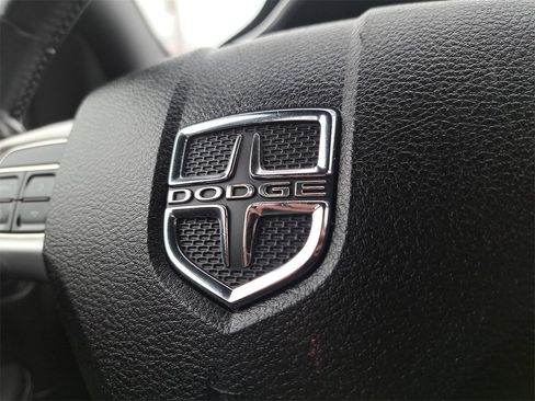 Used 2012 Dodge Avenger SXT image 23