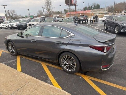 Used 2025 Lexus ES 300h w/ Luxury Package image 16