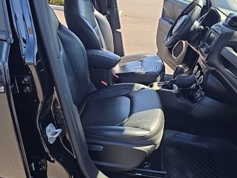 Used 2017 Jeep Renegade Limited AWD/4WD image 32