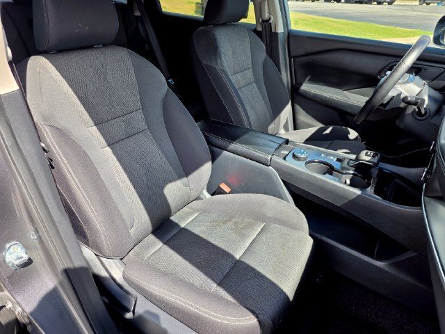 Used 2025 Nissan Rogue SV AWD/4WD image 39