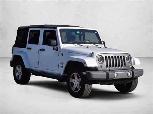 Used 2014 Jeep Wrangler Freedom Edition image 3