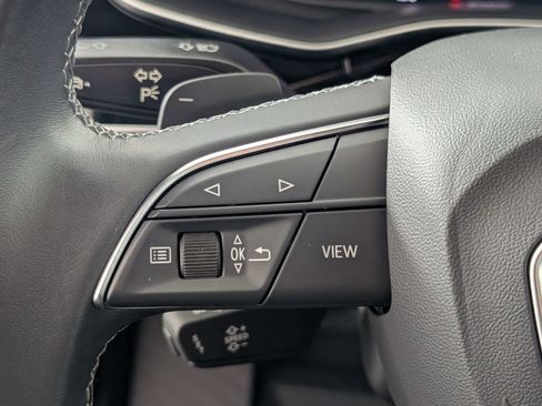 Used 2021 Audi Q8 Premium image 21