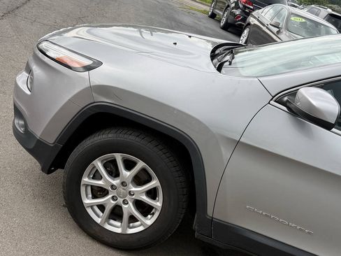 Used 2015 Jeep Cherokee Latitude AWD/4WD image 3