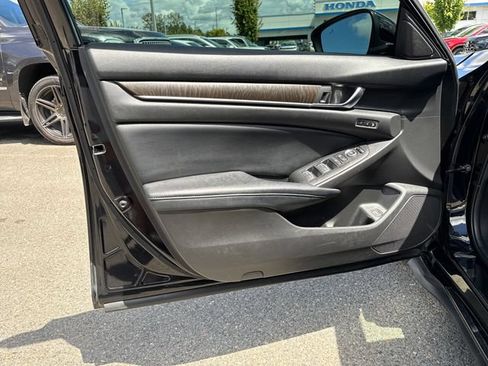 Used 2018 Honda Accord EX-L image 16