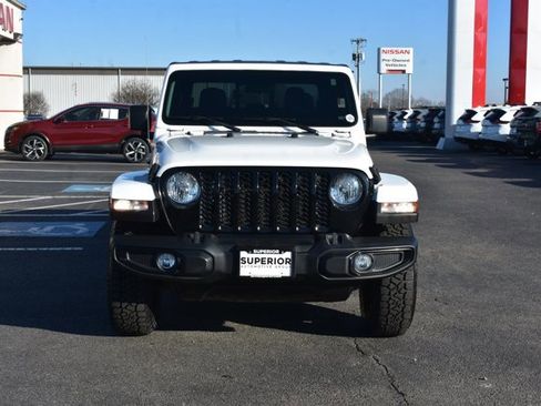Used 2021 Jeep Gladiator Willys image 2
