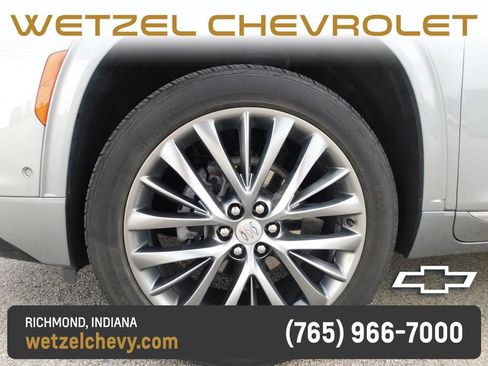 Used 2025 Buick Enclave Avenir w/ Super Cruise Package AWD/4WD image 10