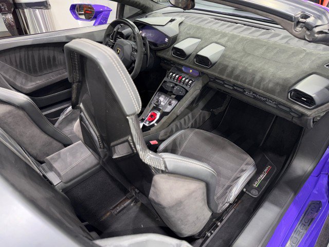 Used 2017 Lamborghini Huracan LP 610-4 AWD/4WD image 82