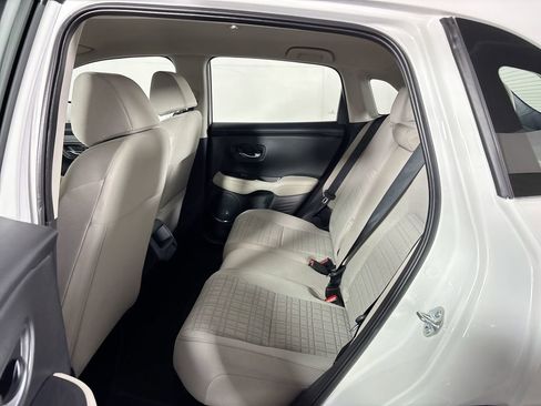 Used 2025 Honda HR-V LX image 19