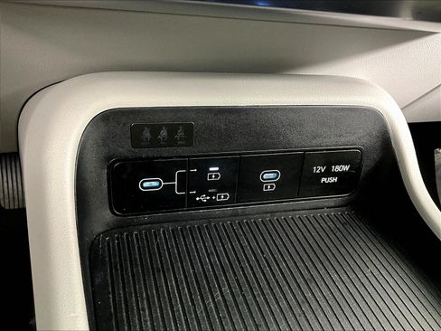 Used 2025 Hyundai Kona SEL AWD/4WD image 16