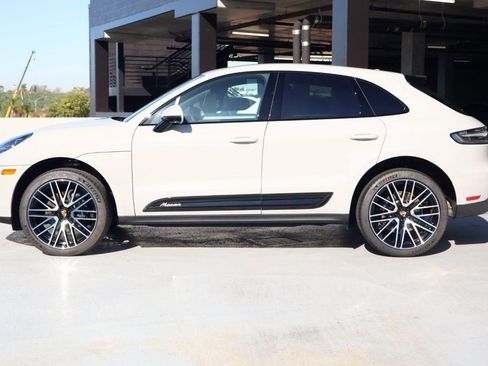 New 2026 Porsche Macan image 2