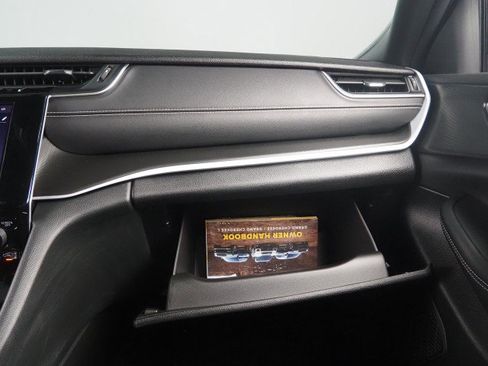Used 2025 Jeep Grand Cherokee Altitude RWD image 35