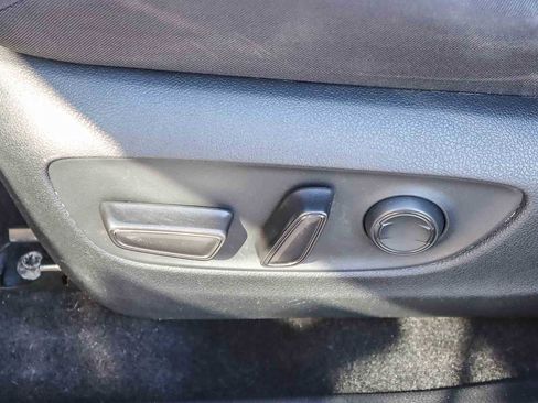 Used 2020 Toyota RAV4 XLE image 17