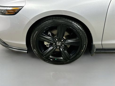 Used 2024 Honda Accord Sport image 8