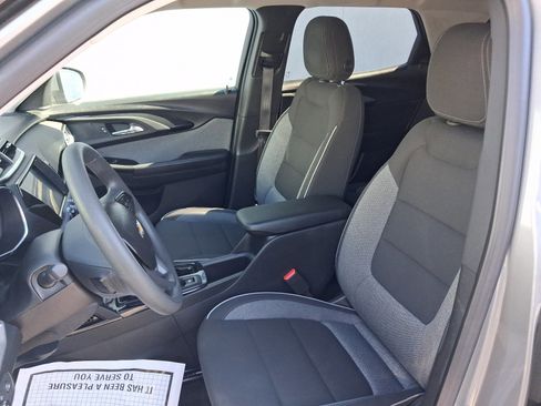Used 2023 Chevrolet TrailBlazer LT w/ Convenience Package AWD/4WD image 5