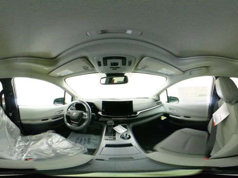 New 2026 Toyota Sienna XLE image 33