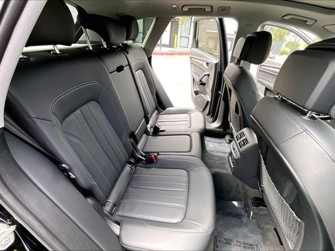 Used 2023 Audi Q5 2.0T Premium w/ Convenience Package AWD/4WD image 19