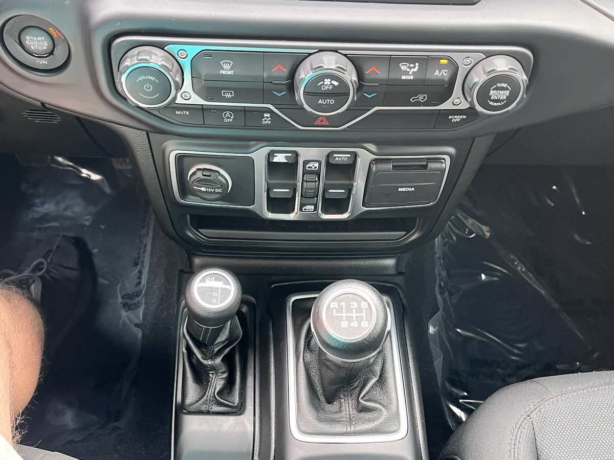Used 2019 Jeep Wrangler Unlimited Sport S AWD/4WD image 11