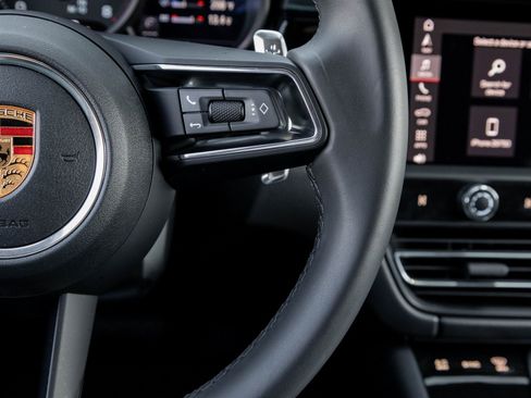 Certified 2026 Porsche Macan image 16