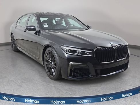 Used 2022 BMW 750i xDrive w/ Executive Package AWD/4WD image 4