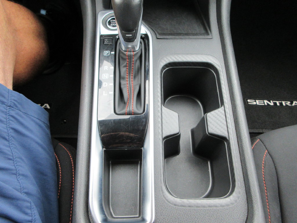 Used 2025 Nissan Sentra SR FWD image 27