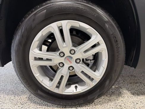 Used 2024 GMC Terrain SLE image 30