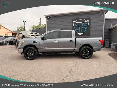 Used 2017 Nissan Titan SV AWD/4WD image 7