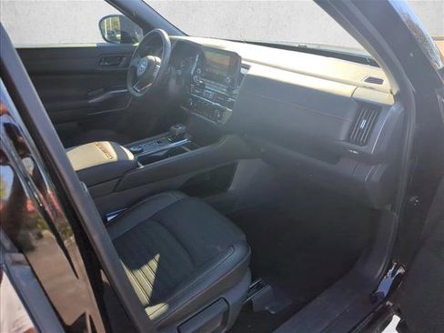 Used 2025 Nissan Pathfinder Rock Creek image 21