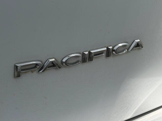 Used 2023 Chrysler Pacifica Limited FWD image 8
