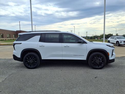 Used 2024 Chevrolet Traverse LT w/ Midnight/Sport Edition image 21