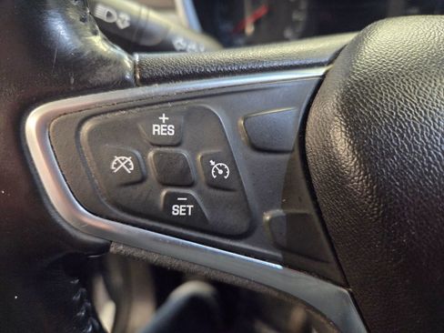 Used 2018 Chevrolet Equinox LT image 23