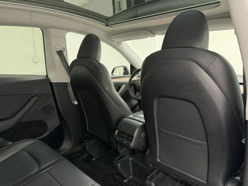 Used 2024 Tesla Model Y Long Range AWD/4WD image 76