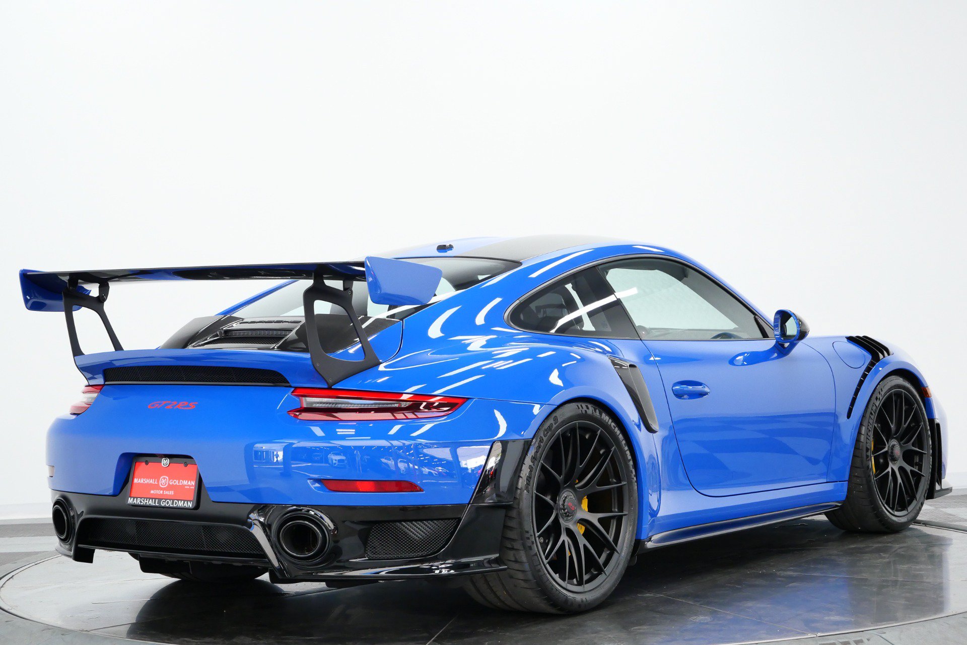 Used 2019 Porsche 911 GT2 RS RWD image 9