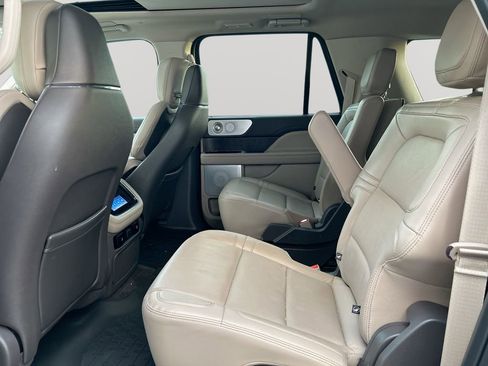 Used 2022 Lincoln Navigator L Reserve AWD/4WD image 29