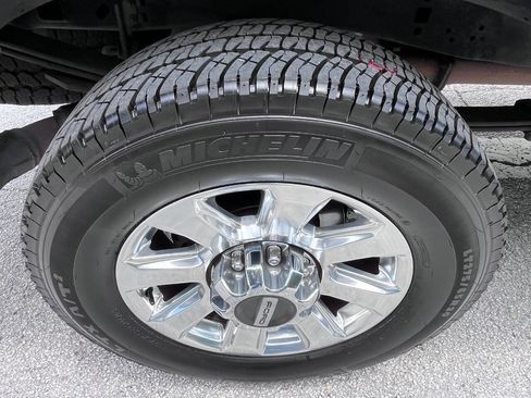 Used 2017 Ford F250 Platinum w/ Platinum Ultimate Package AWD/4WD image 22