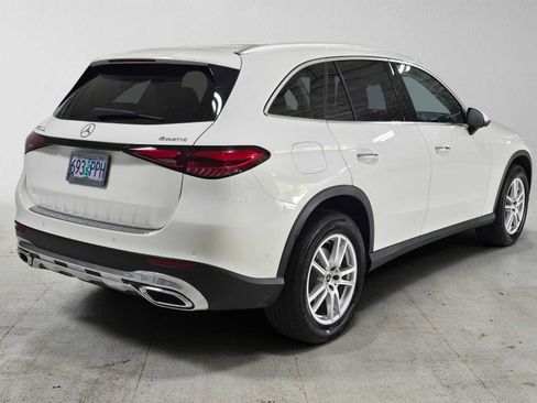 Used 2024 Mercedes-Benz GLC 300 4MATIC image 3