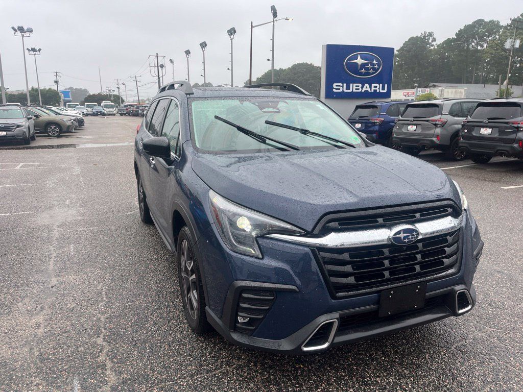 Used 2025 Subaru Ascent Touring AWD/4WD image 2