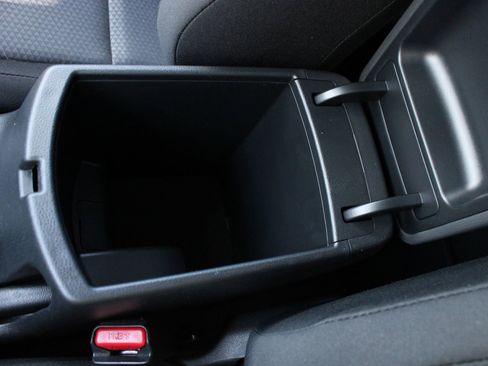 Used 2025 Kia Soul LX FWD image 38