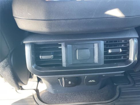 Used 2023 Ford F150 Lariat image 27