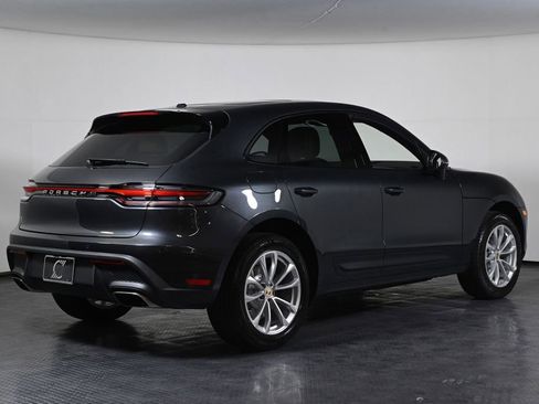 Used 2026 Porsche Macan AWD/4WD image 7