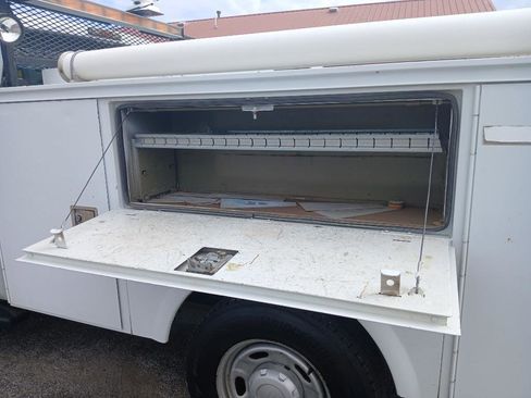 Used 2011 Ford F250 XL image 16