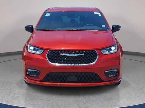 New 2026 Chrysler Pacifica Select FWD image 2