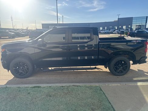 Used 2022 Chevrolet Silverado 1500 Custom image 4