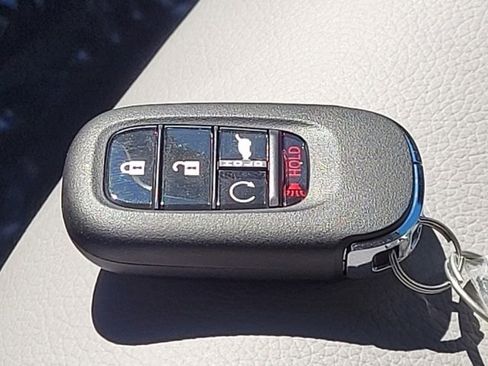 Used 2025 Honda Pilot EX-L image 38