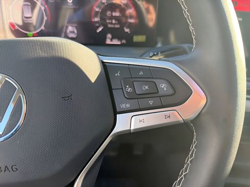 New 2025 Volkswagen Tiguan SE image 14