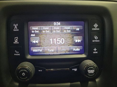 Used 2018 Jeep Compass Latitude FWD image 25